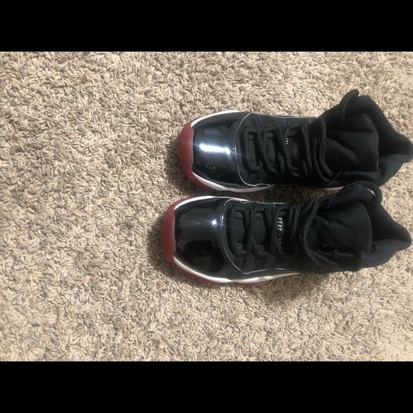 Jordan’s 11 Youths size 6Y - Picture 6 of 8